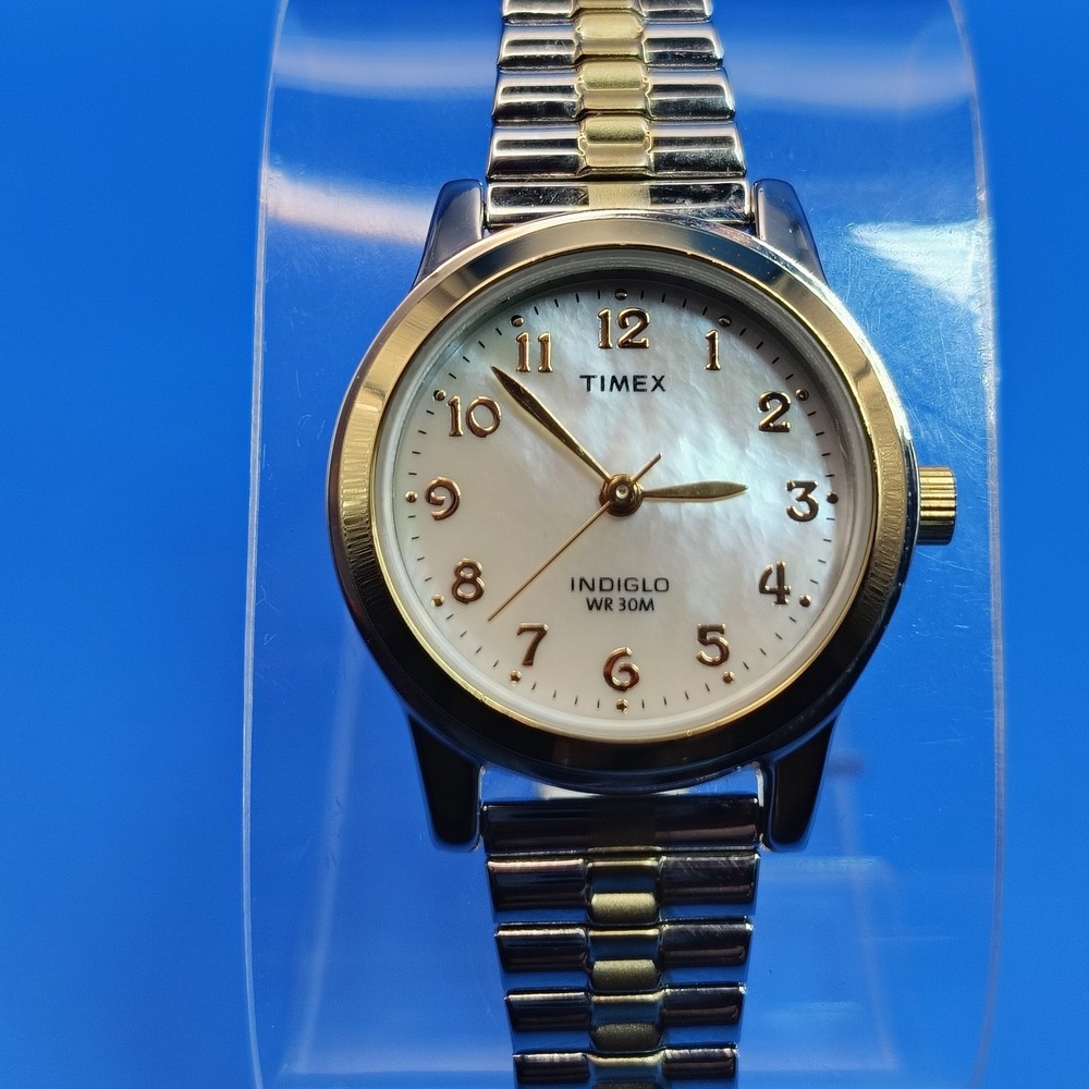 Vintage 2002 Timex Indiglo Real‎ Mother of Pearl Dial 25mm Women's Quartz Watch